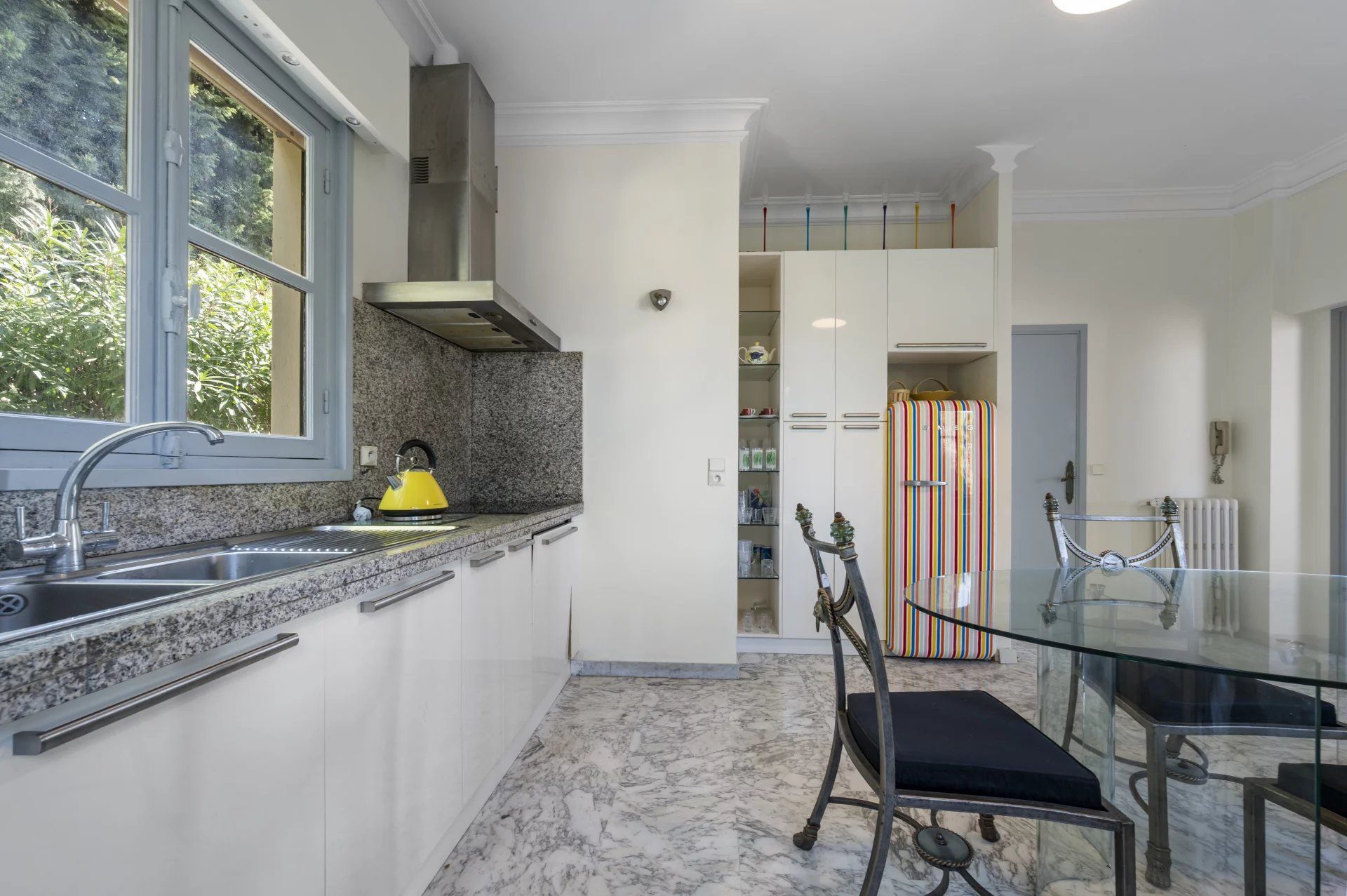 villa 9 Rooms for sale on Nice (06300)