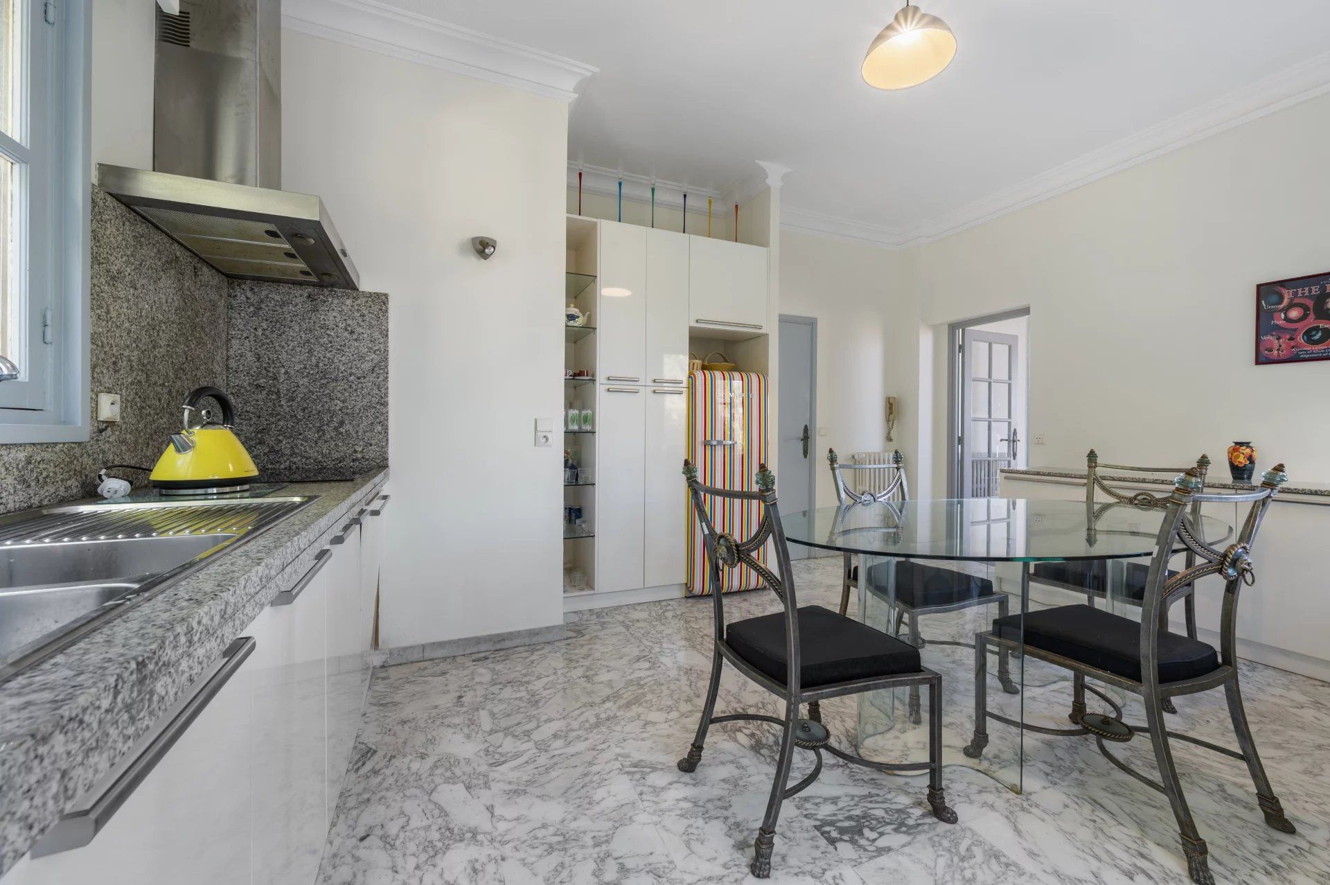 villa 9 Rooms for sale on Nice (06300)