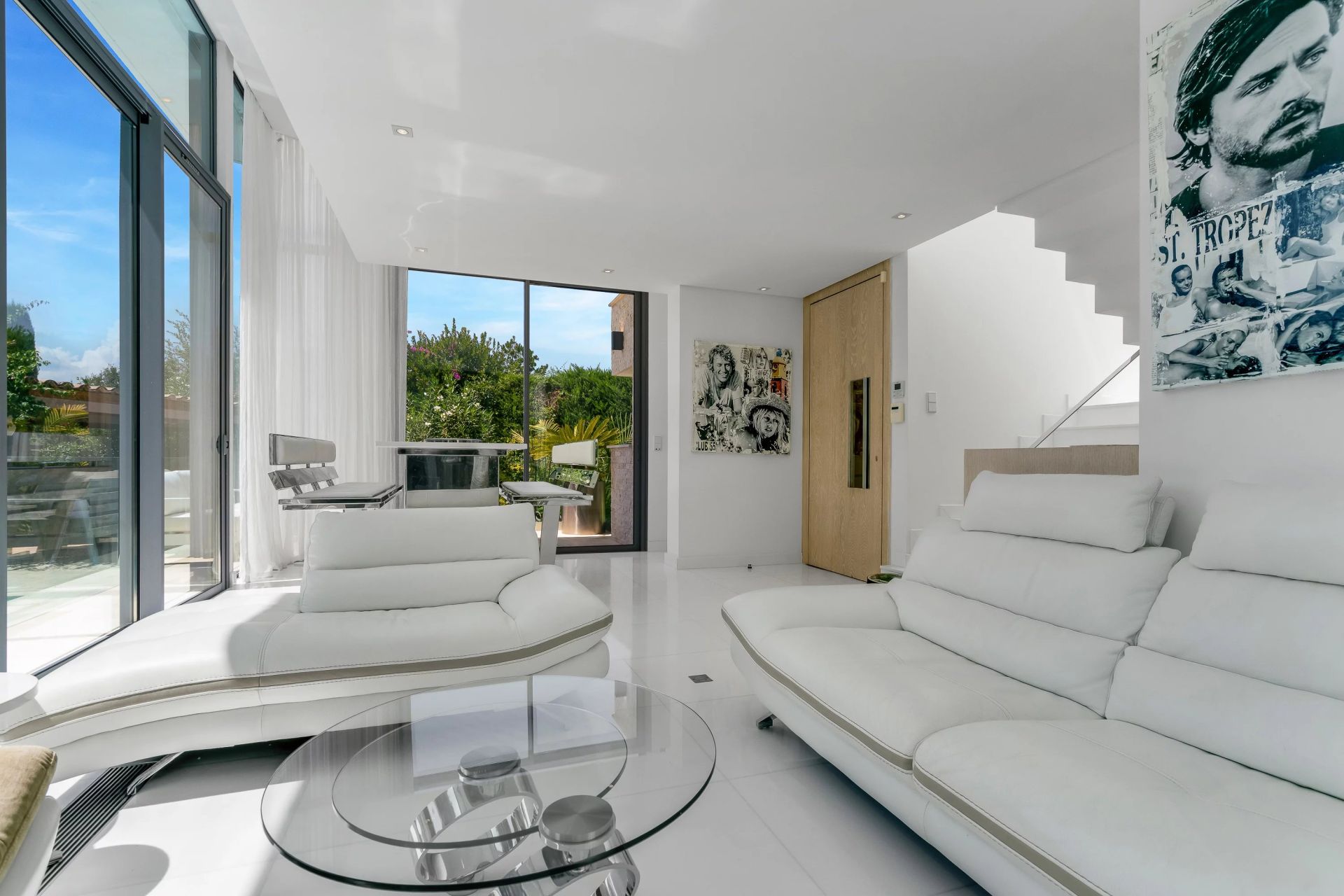 villa 5 Rooms for seasonal rent on Saint-Tropez (83990)