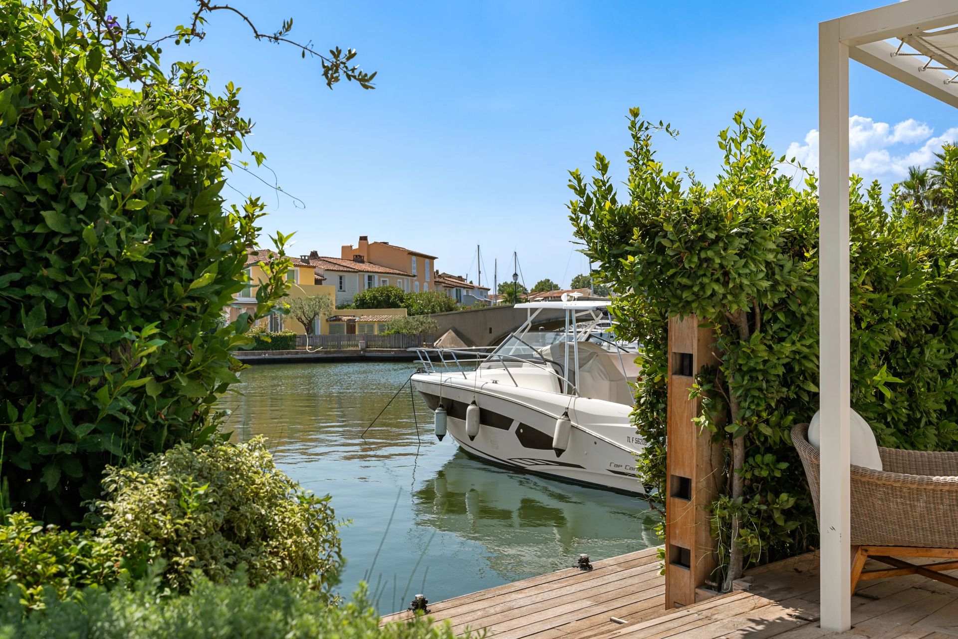 villa 7 Rooms for sale on Grimaud (83310)