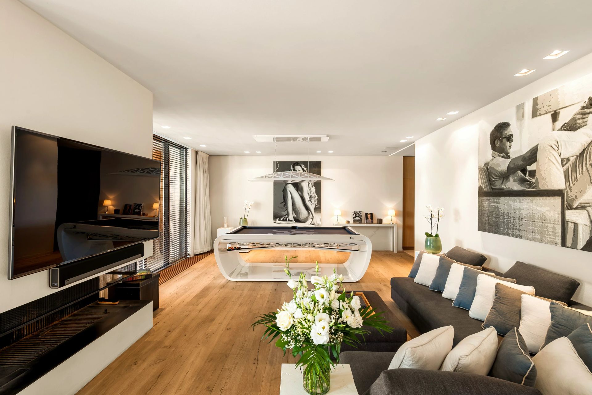 villa 7 Rooms for sale on Grimaud (83310)
