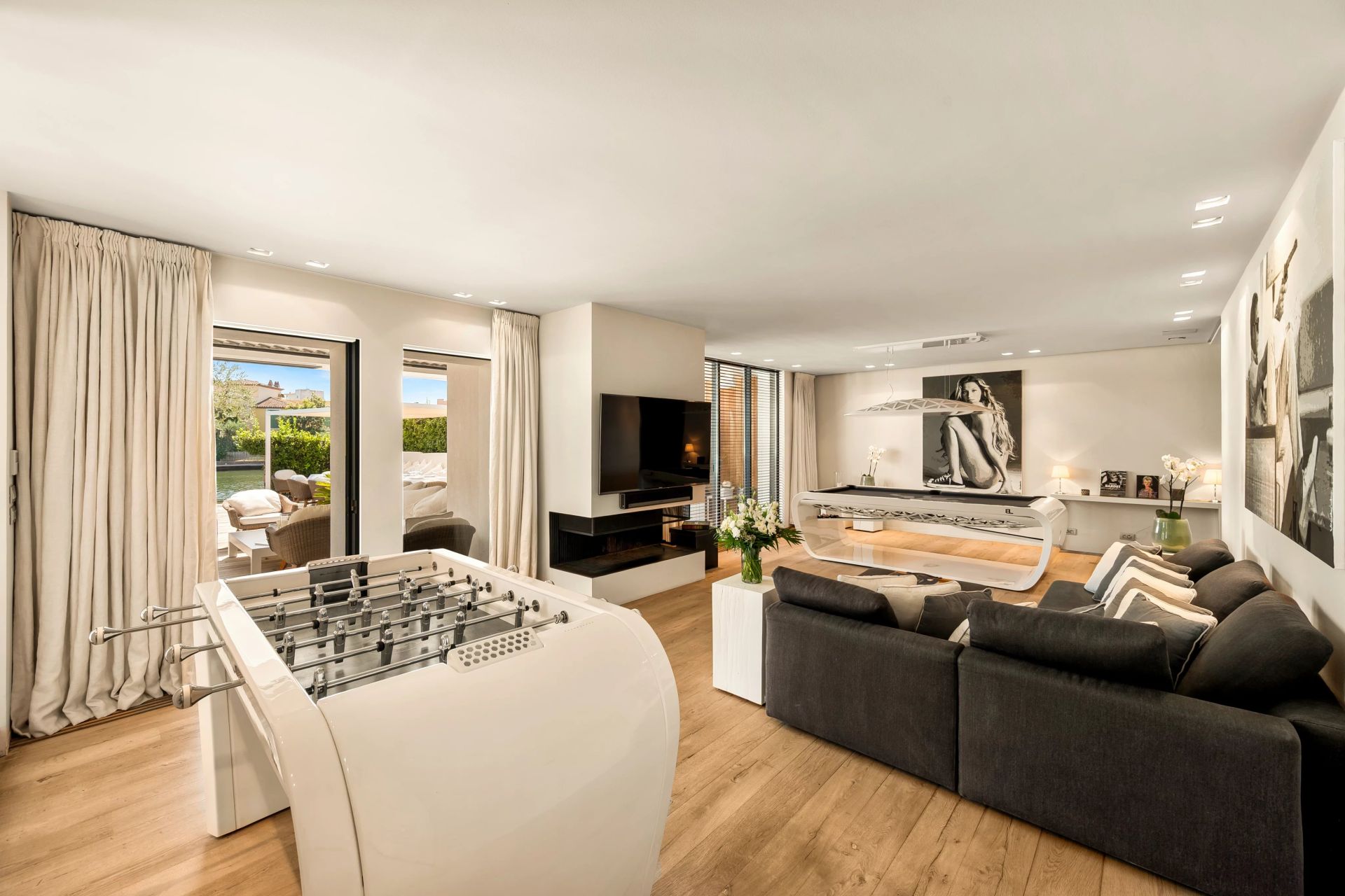 villa 7 Rooms for sale on Grimaud (83310)