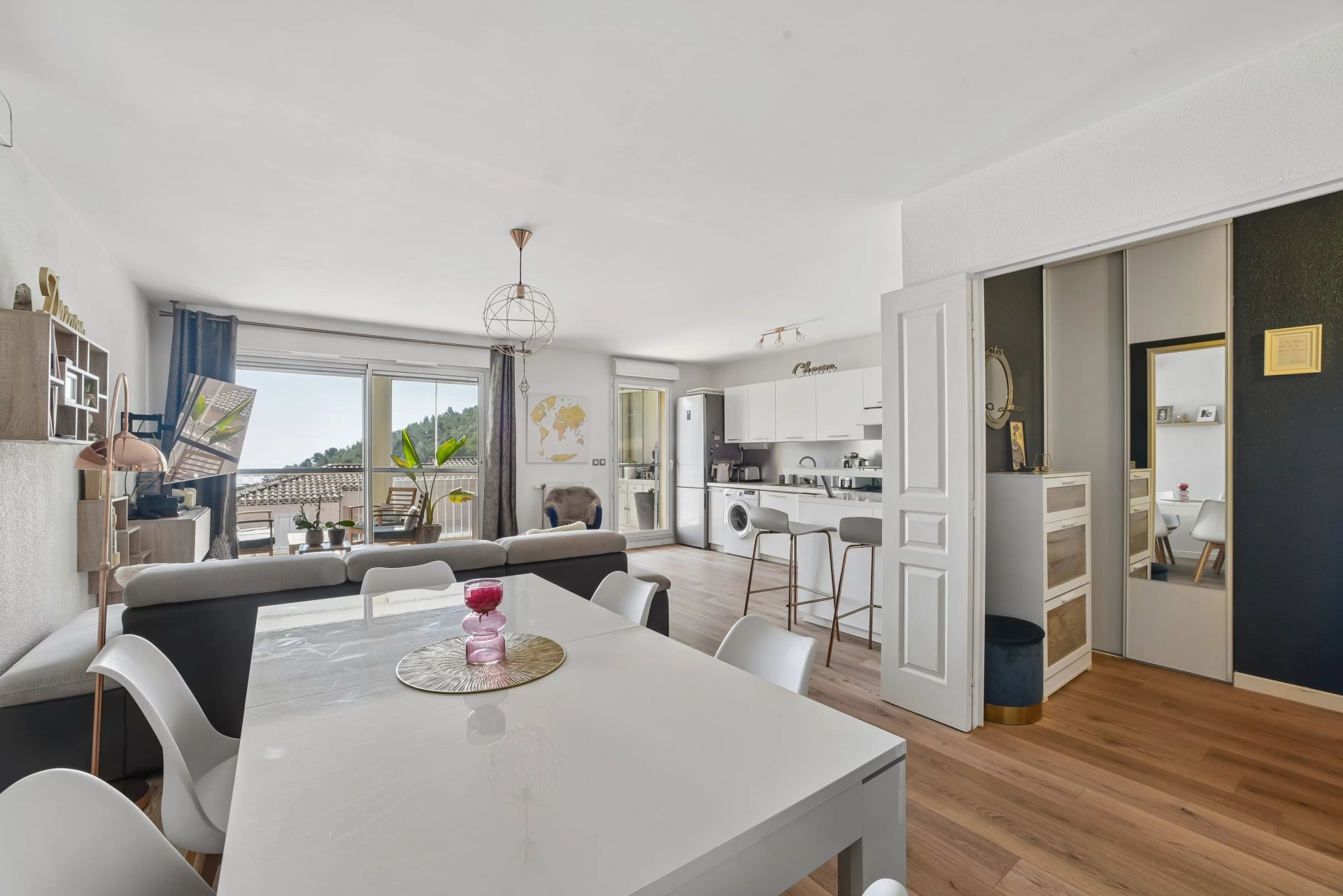 apartment 4 Rooms for sale on Èze (06360)