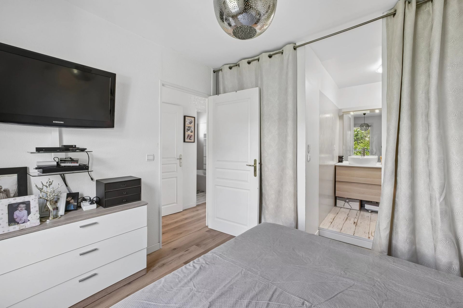 apartment 4 Rooms for sale on Èze (06360)