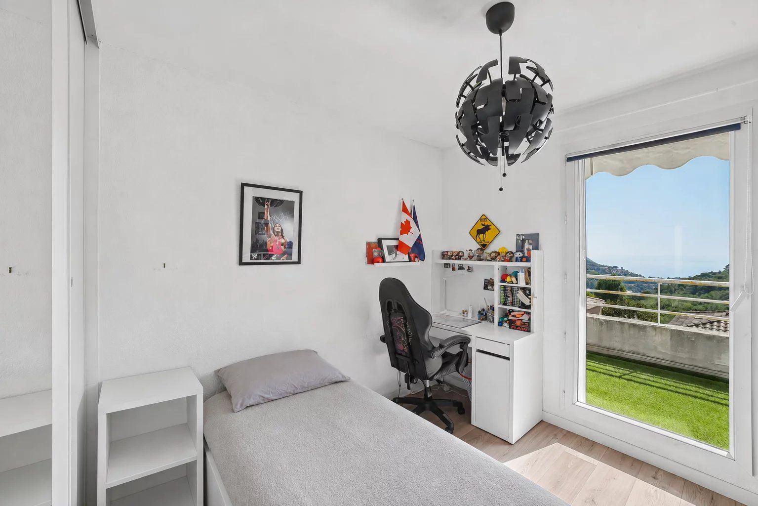 apartment 4 Rooms for sale on Èze (06360)