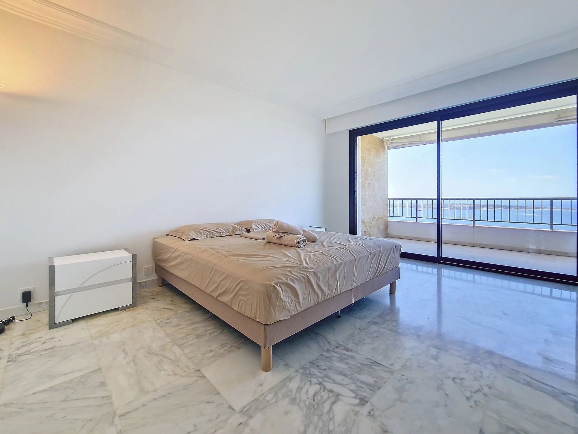 apartment 3 Rooms for rent on Cannes (06400)