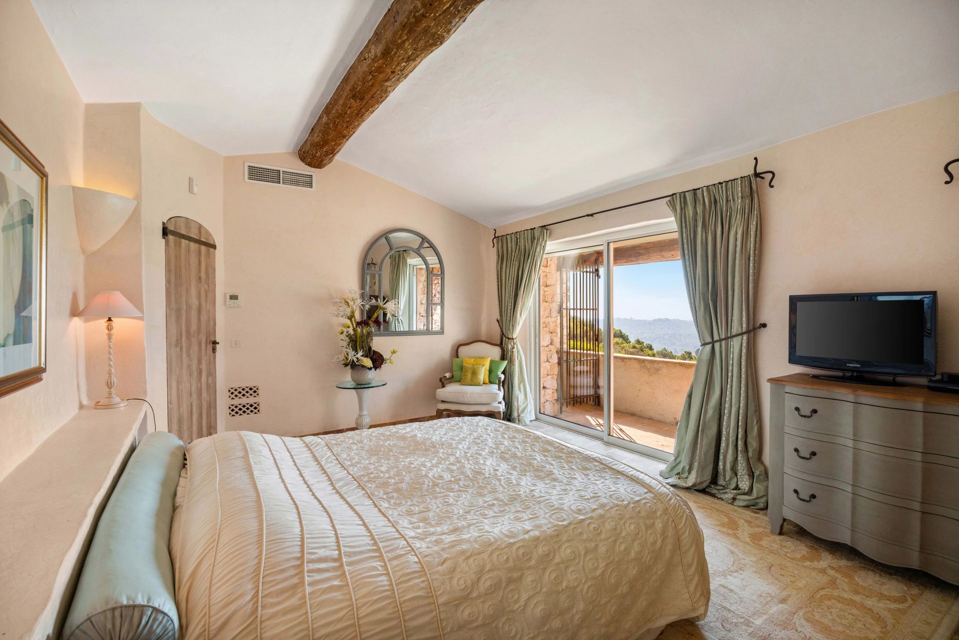 villa 18 Pièces en vente sur La Colle-sur-Loup (06480)