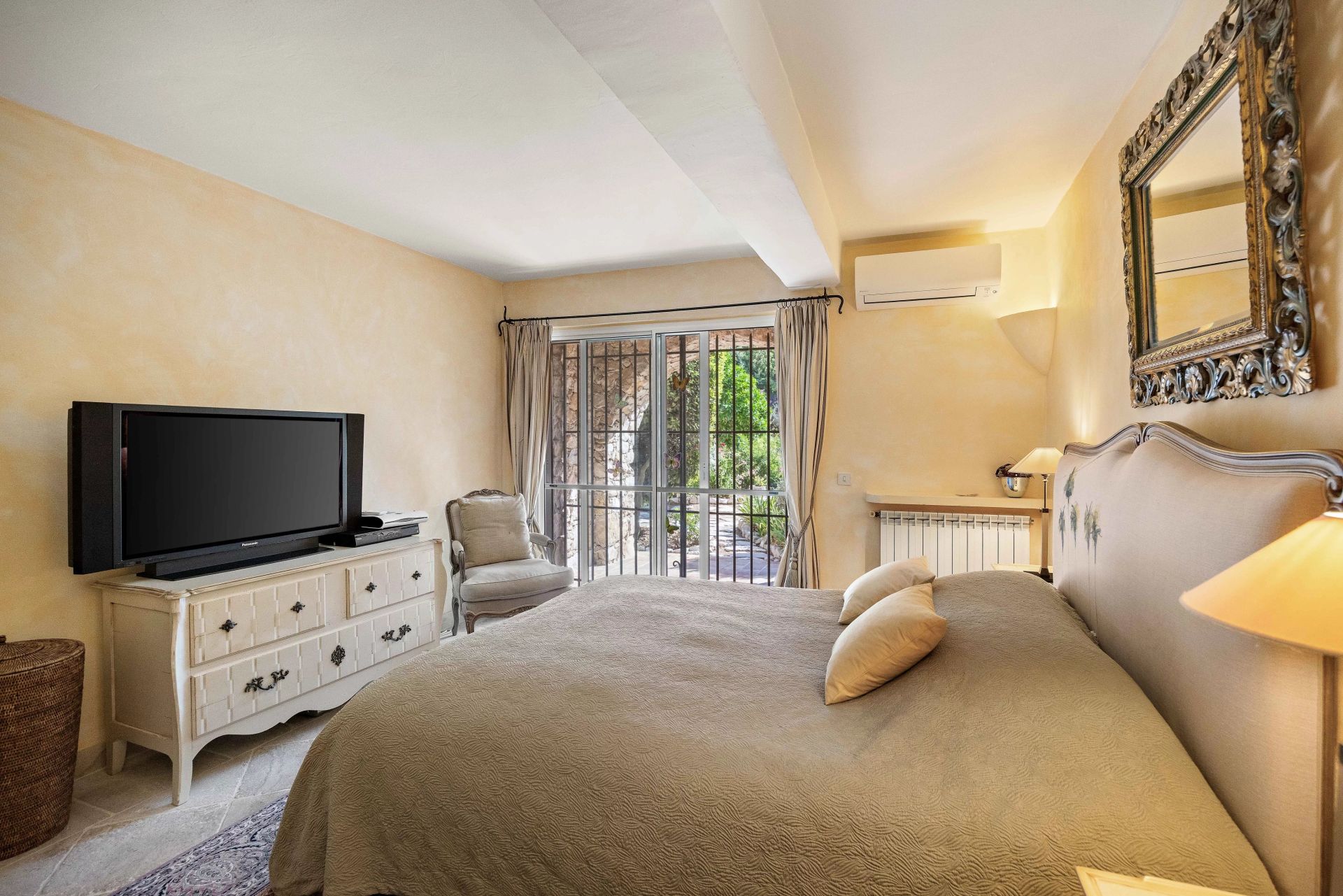 villa 18 Pièces en vente sur La Colle-sur-Loup (06480)
