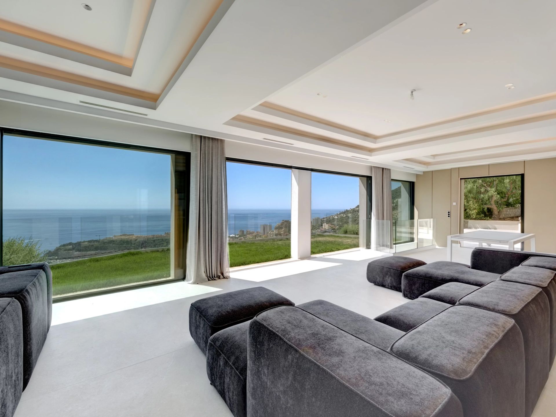 villa 6 Rooms for sale on Beausoleil (06240)