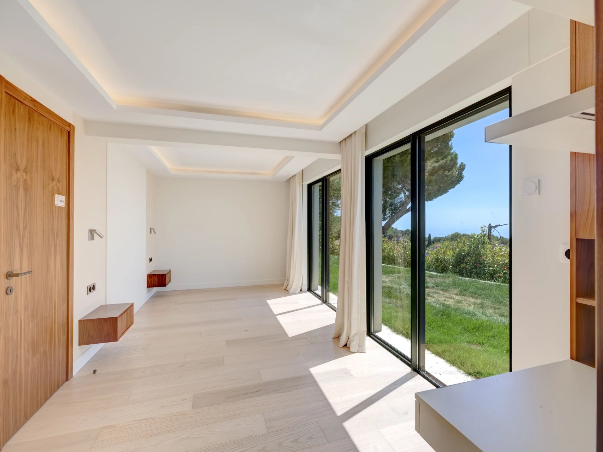villa 6 Rooms for sale on Beausoleil (06240)