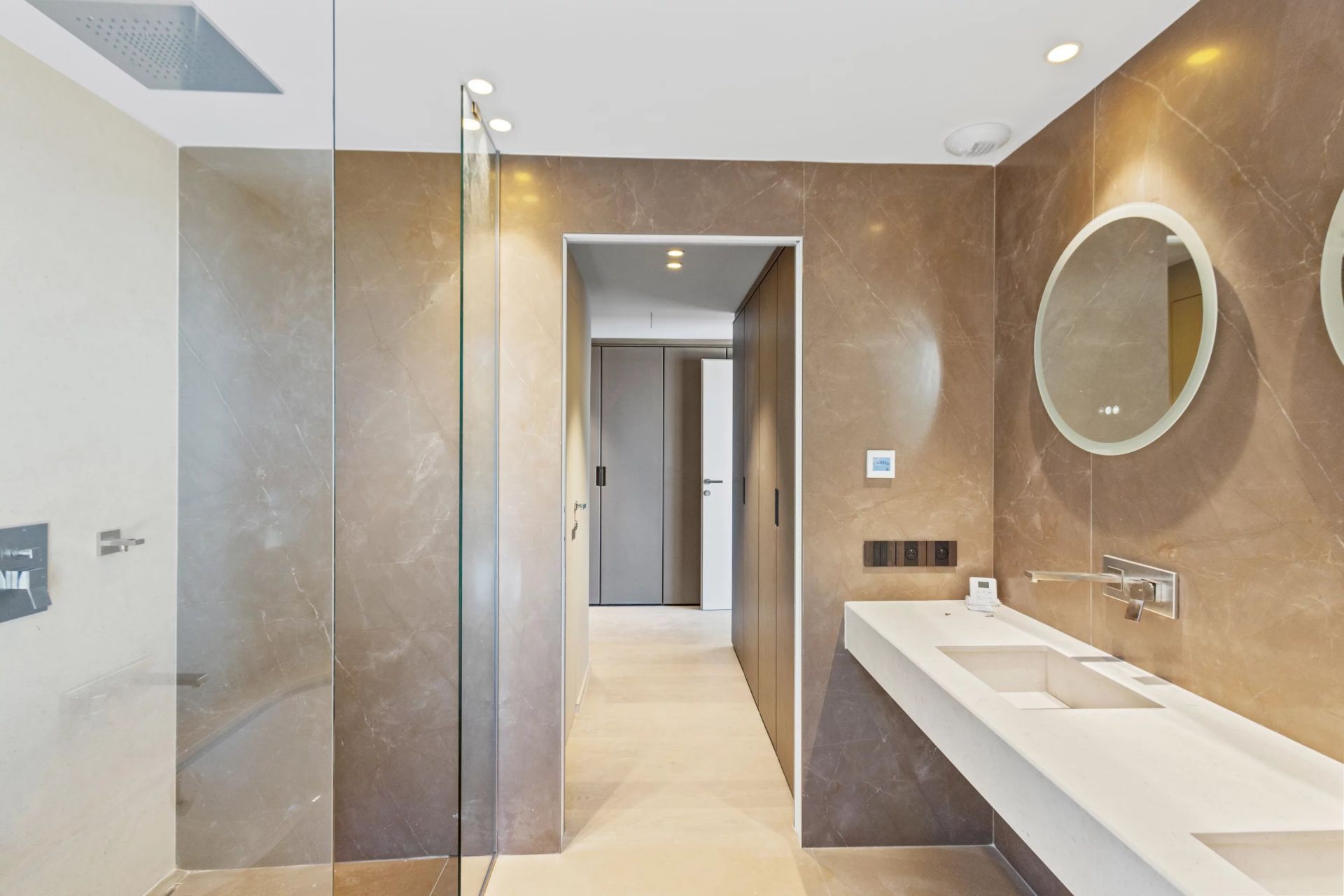 apartment 4 Rooms for sale on Cap-d'Ail (06320)