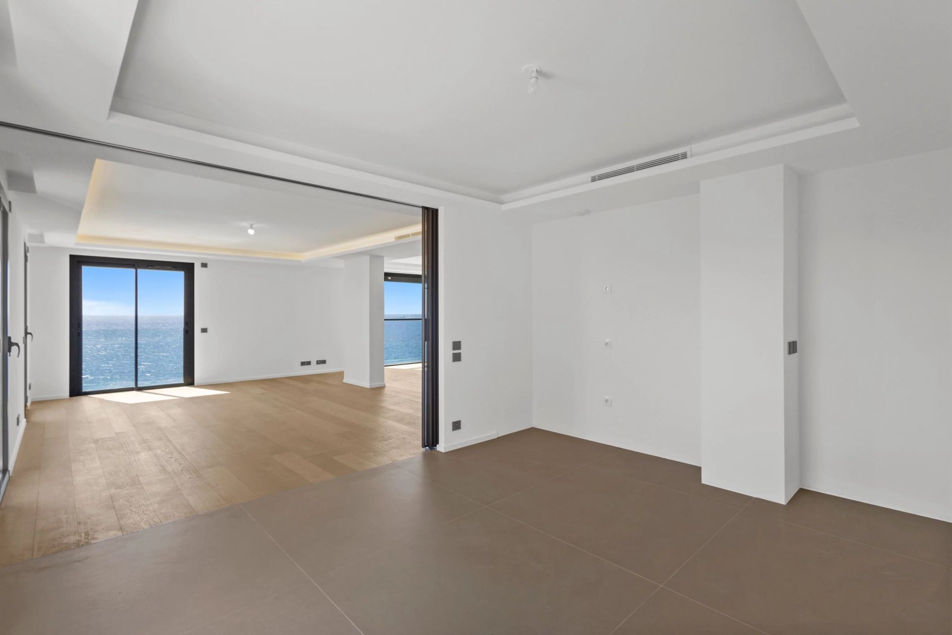 apartment 4 Rooms for sale on Cap-d'Ail (06320)