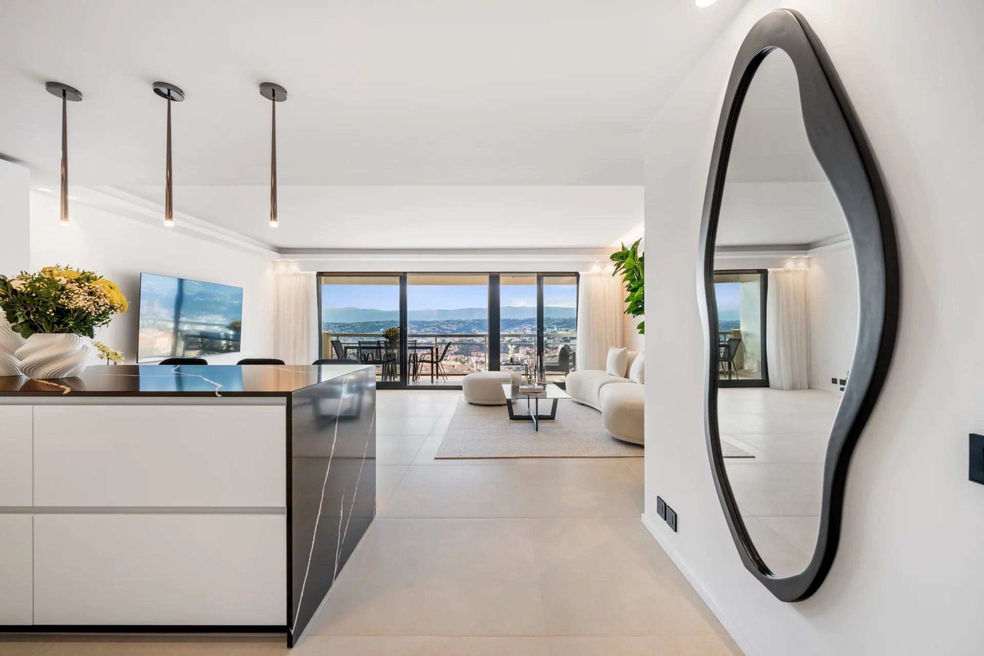 apartment 3 Rooms for sale on Nice (06300)
