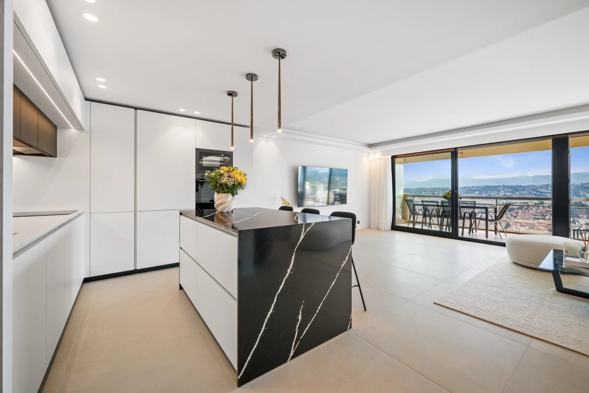 apartment 3 Rooms for sale on Nice (06300)