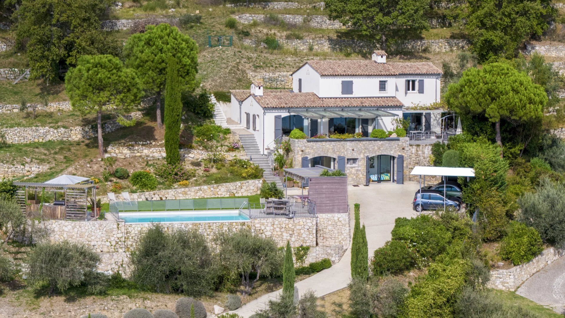 villa 7 Rooms for sale on Châteauneuf-Grasse (06740)