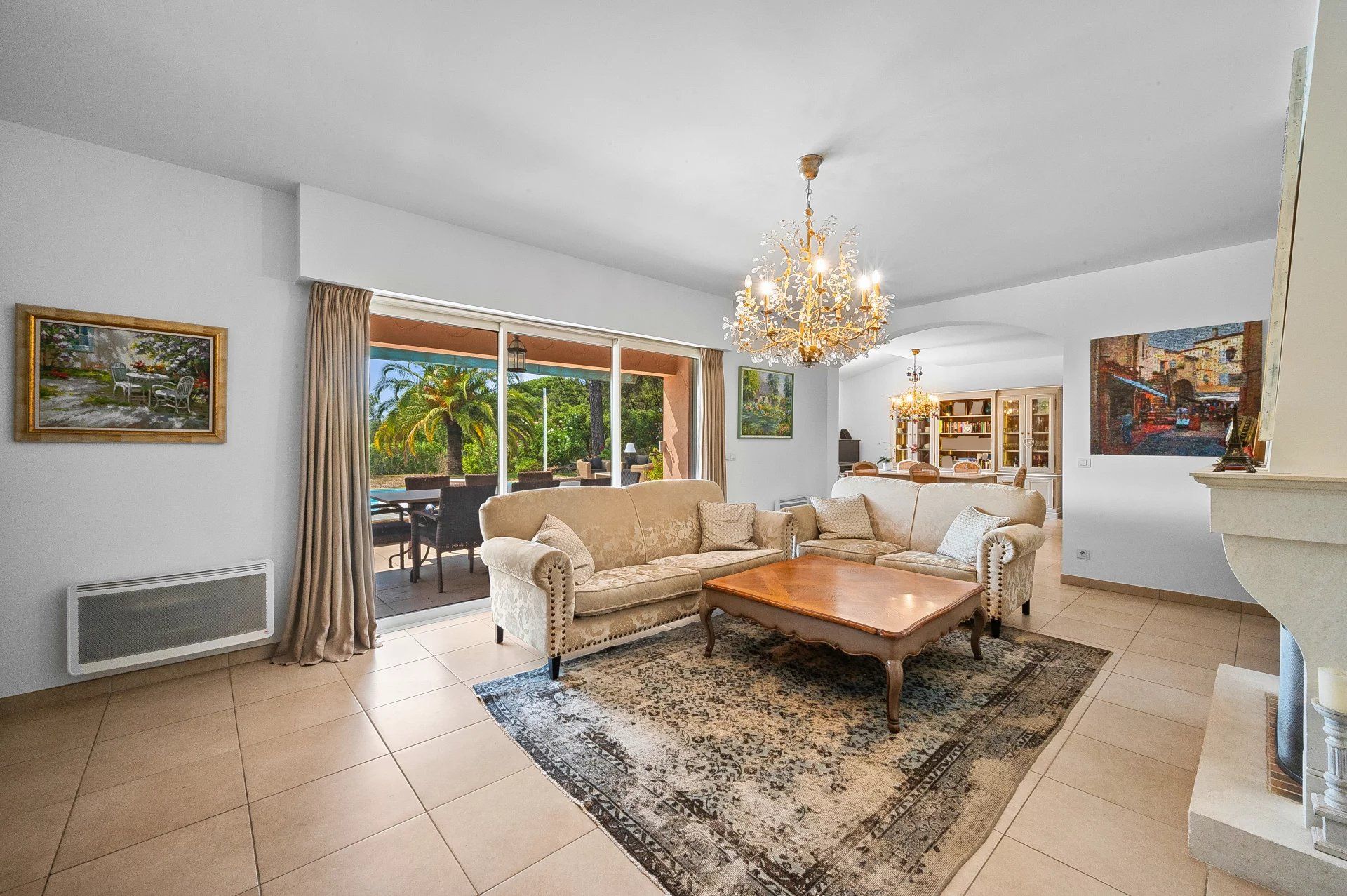 villa 5 Rooms for sale on Grimaud (83310)
