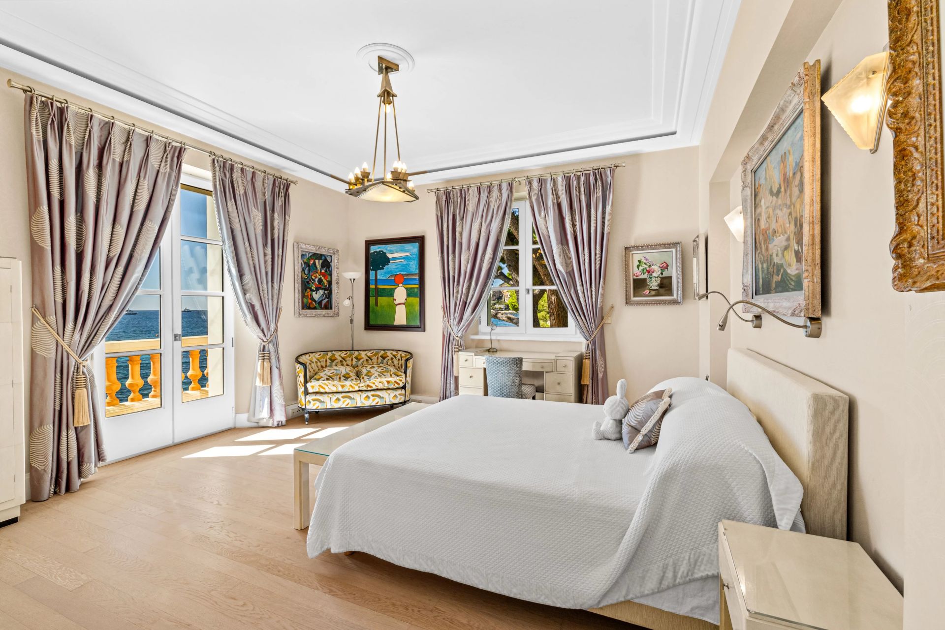 villa 9 Rooms for sale on Èze (06360)