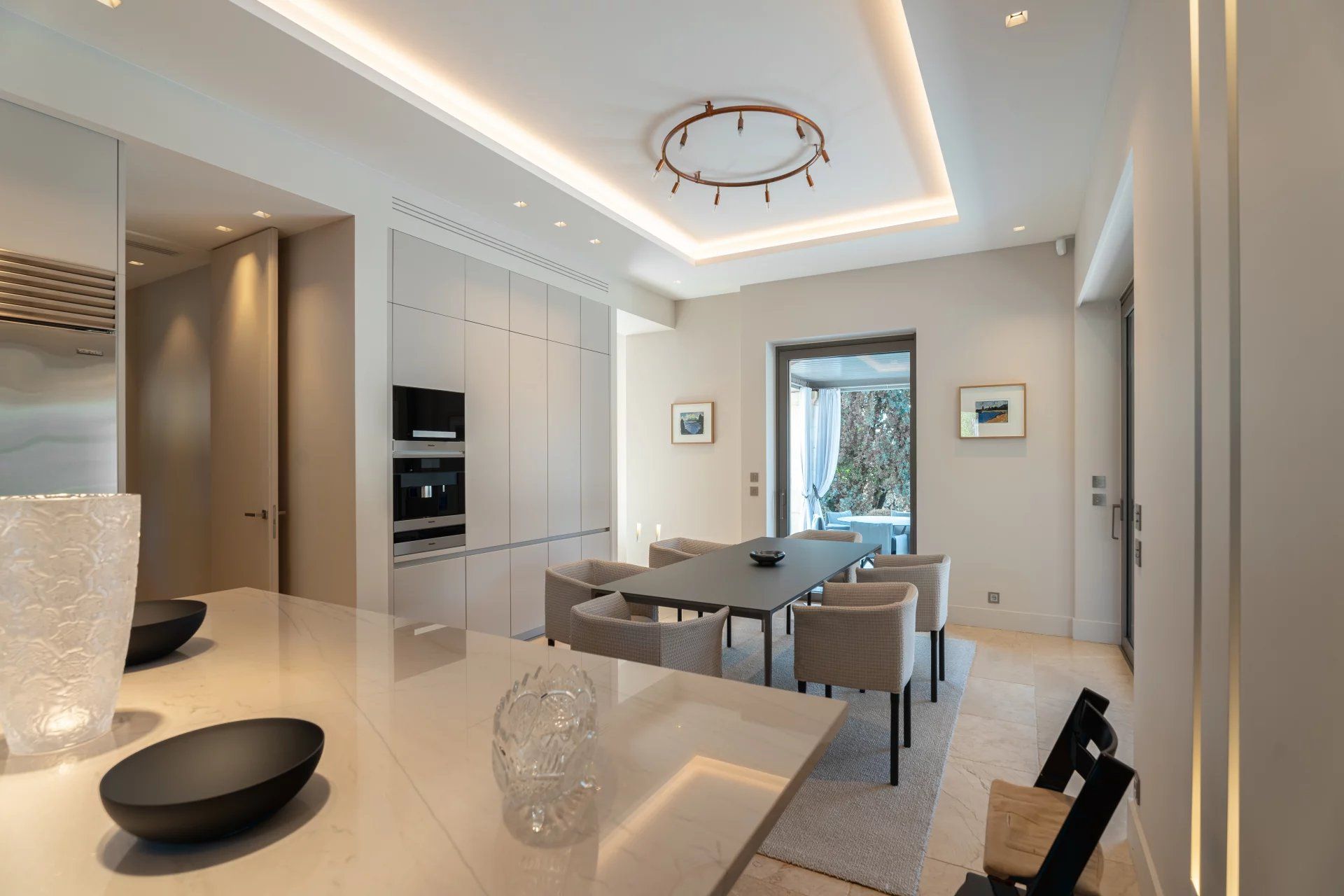 villa 8 Rooms for sale on Tourrettes (83440)