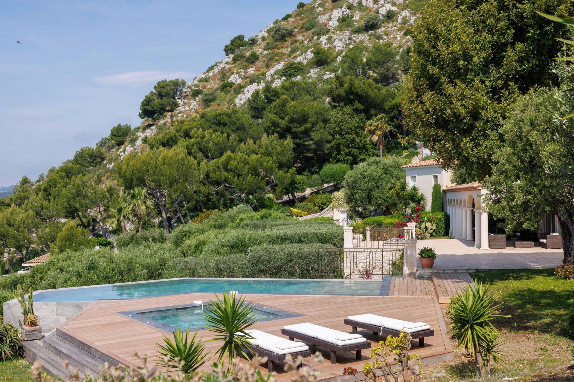 villa 7 Rooms for seasonal rent on Cap-d'Ail (06320)