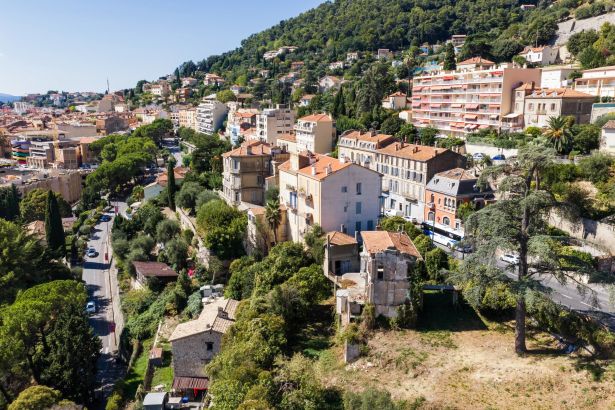 Sale Buildable land Grasse 2481&nbsp;m²