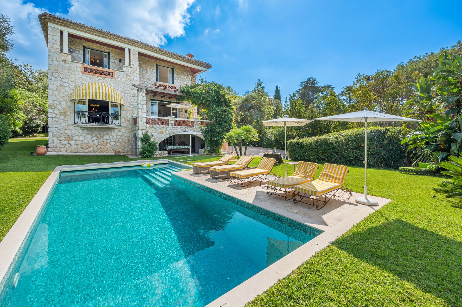 villa 8 Pièces en location saisonnière sur Saint-Jean-Cap-Ferrat (06230)