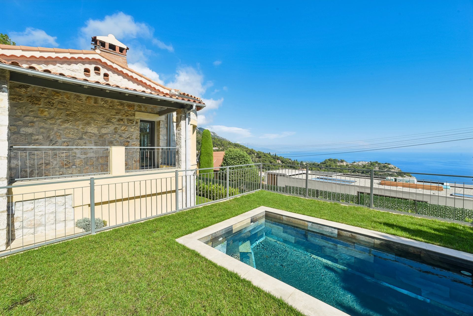 villa 5 Rooms for sale on La Turbie (06320)