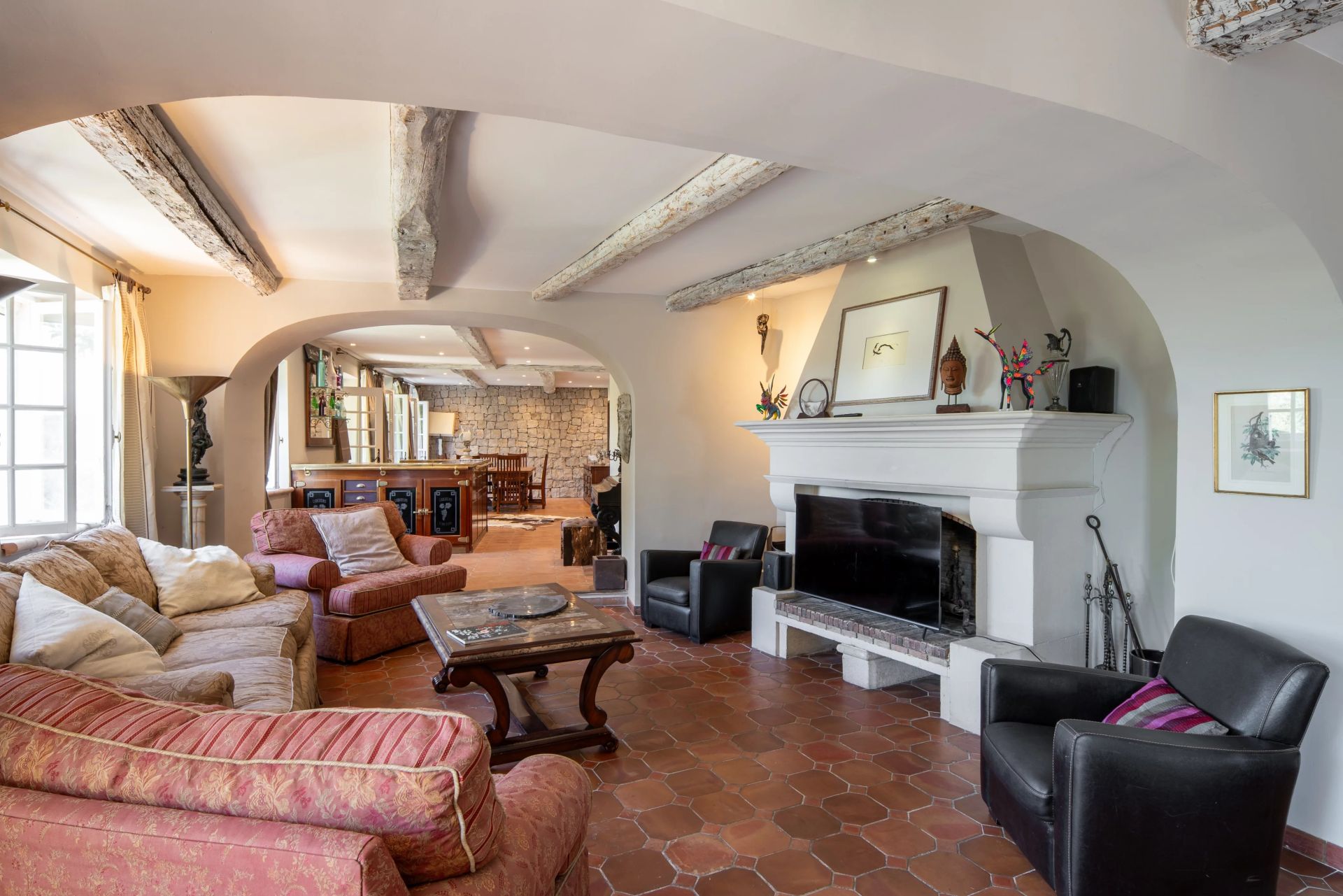 villa 7 Rooms for sale on Grasse (06130)