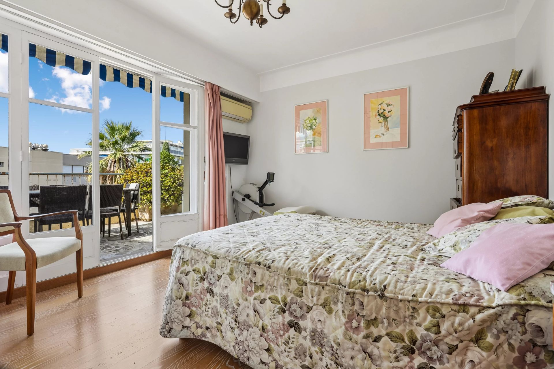 apartment 4 Rooms for sale on Nice (06000)