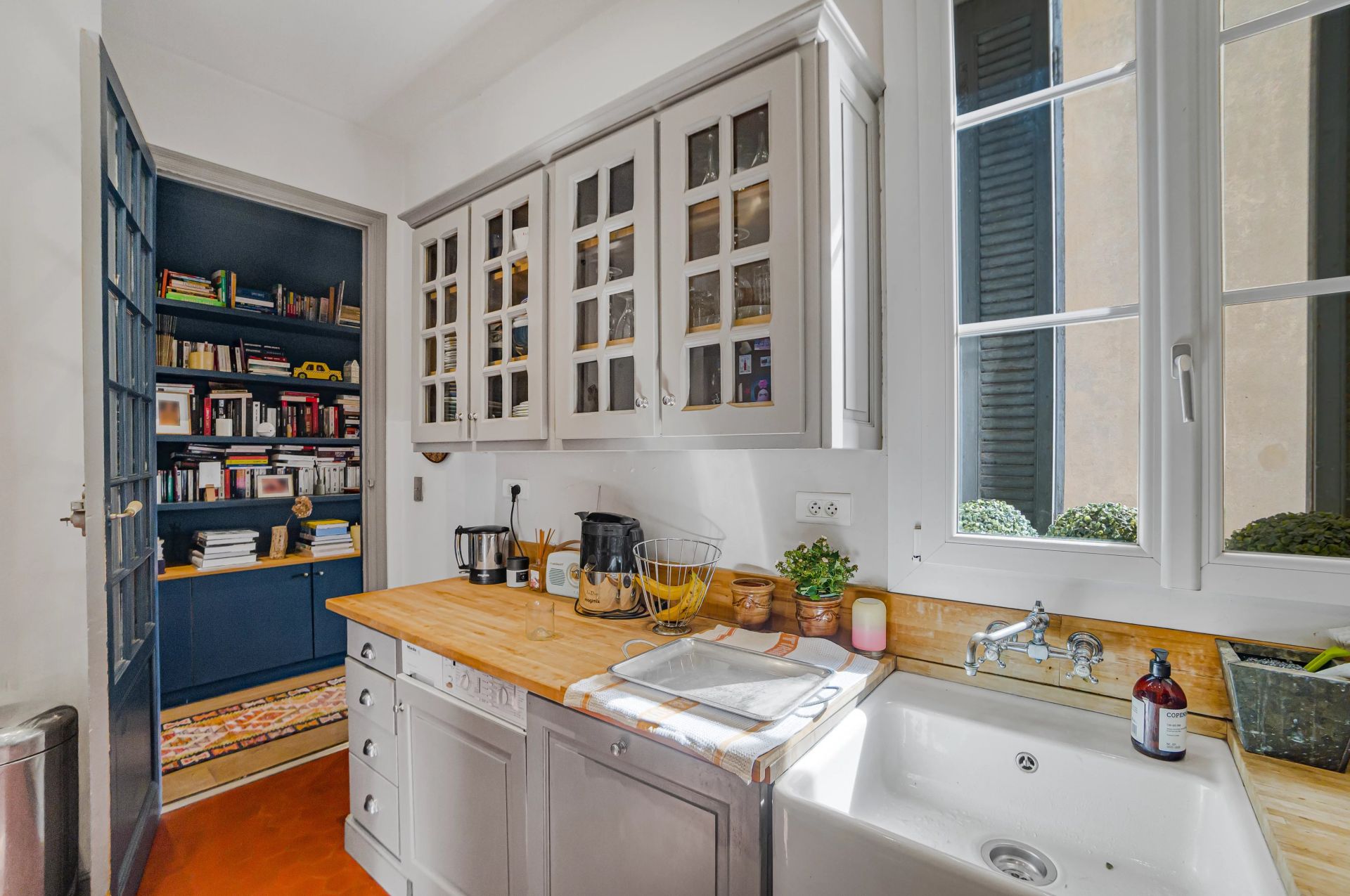 apartment 4 Rooms for sale on Cannes (06400)