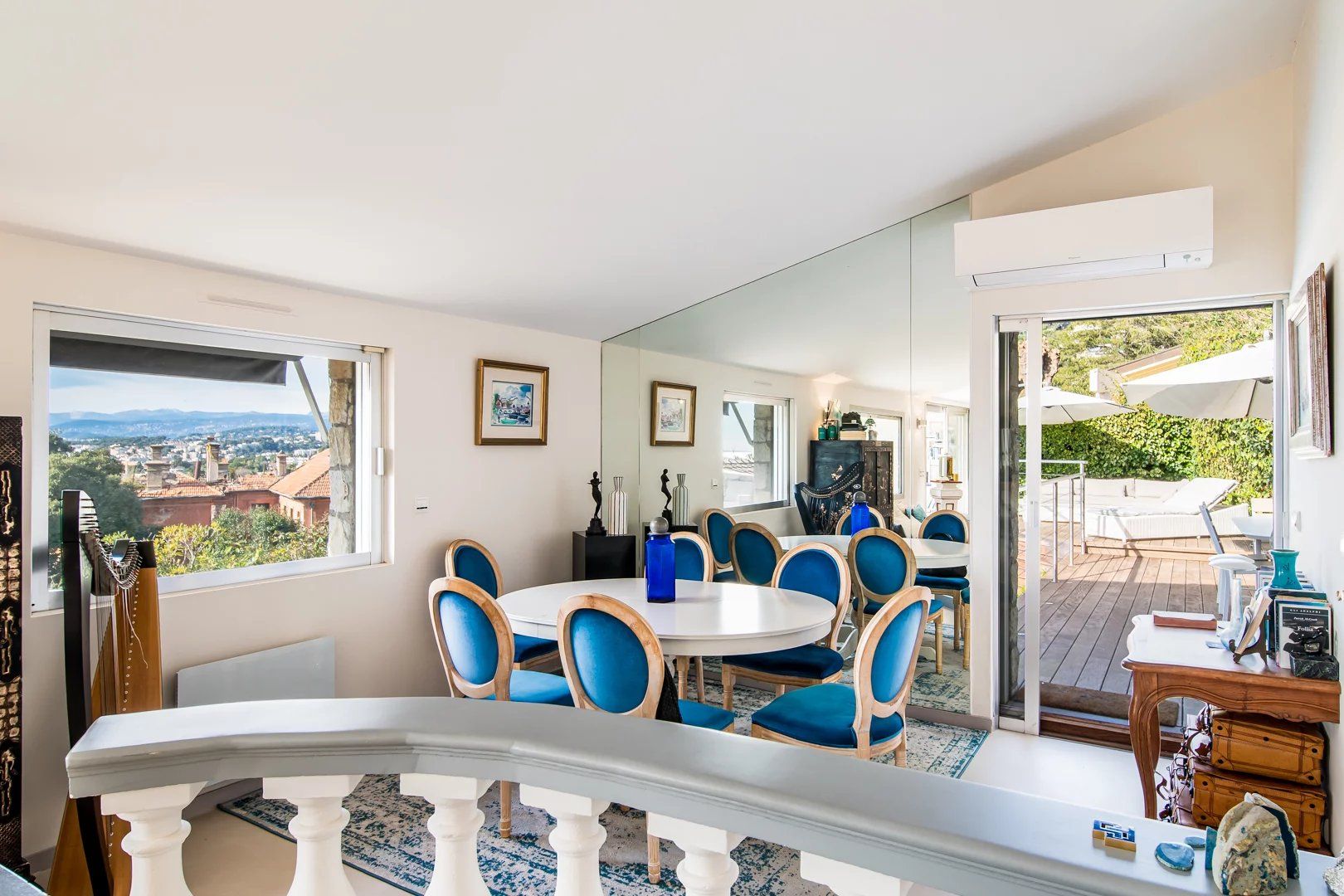 villa 4 Rooms for seasonal rent on Cannes (06400)