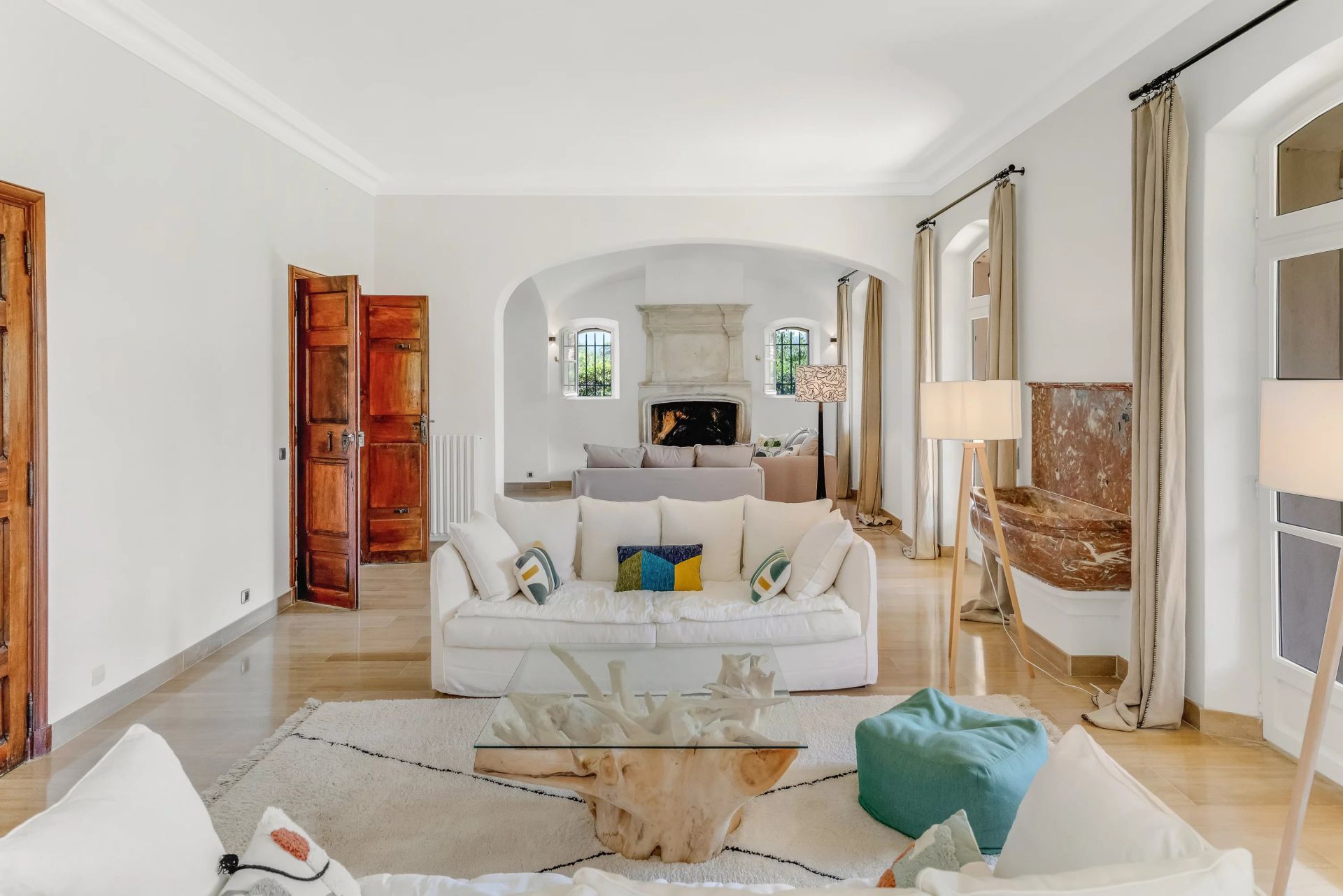 villa 8 Rooms for sale on Cogolin (83310)