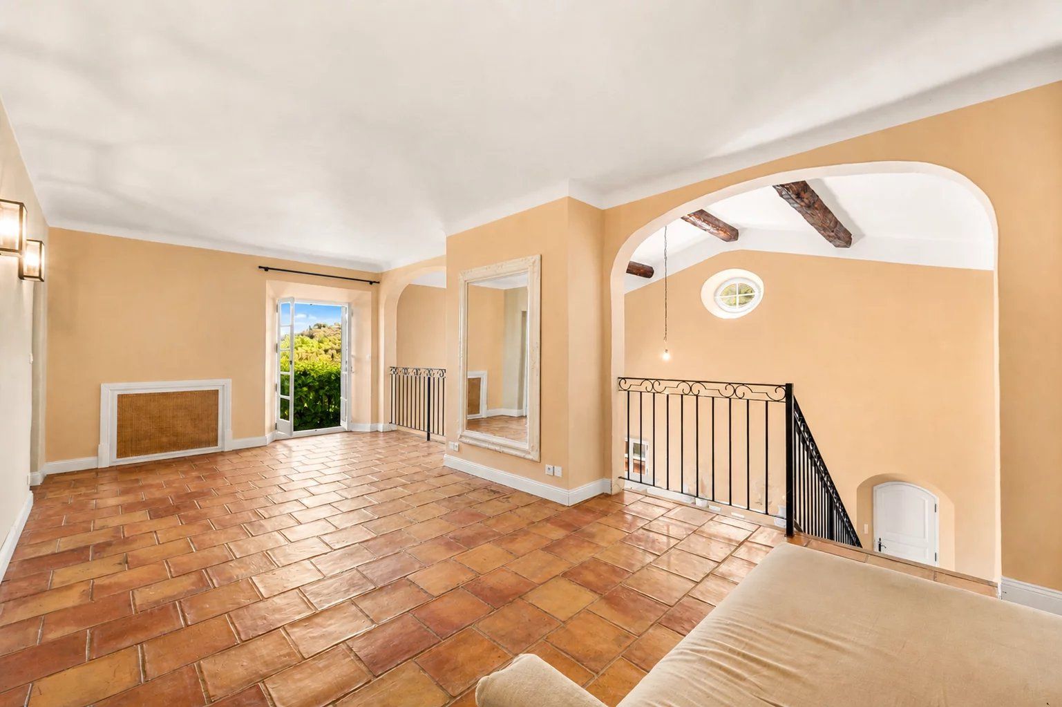 villa 5 Rooms for sale on Grimaud (83310)