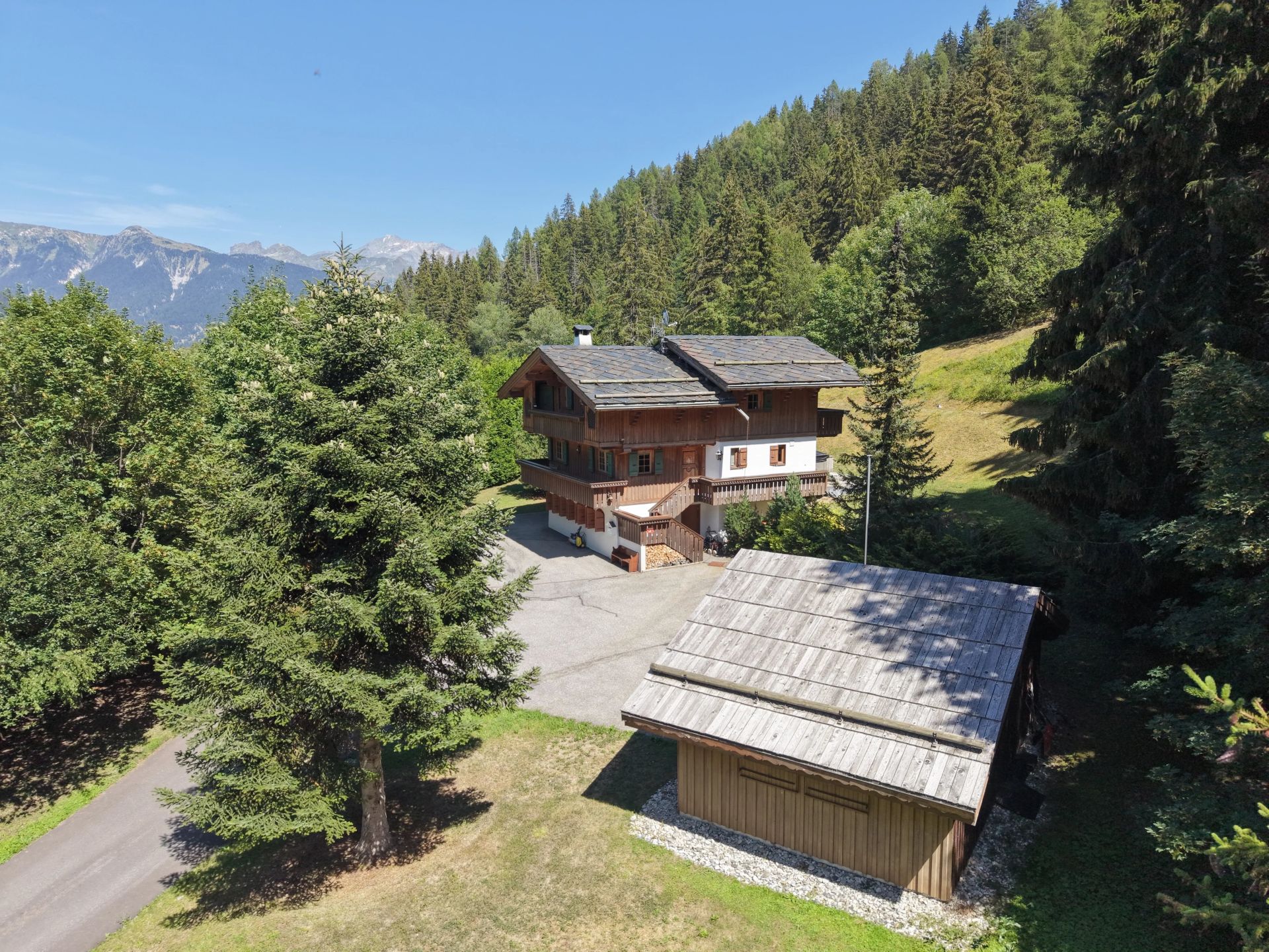 chalet 5 Rooms for sale on Courchevel (73120)