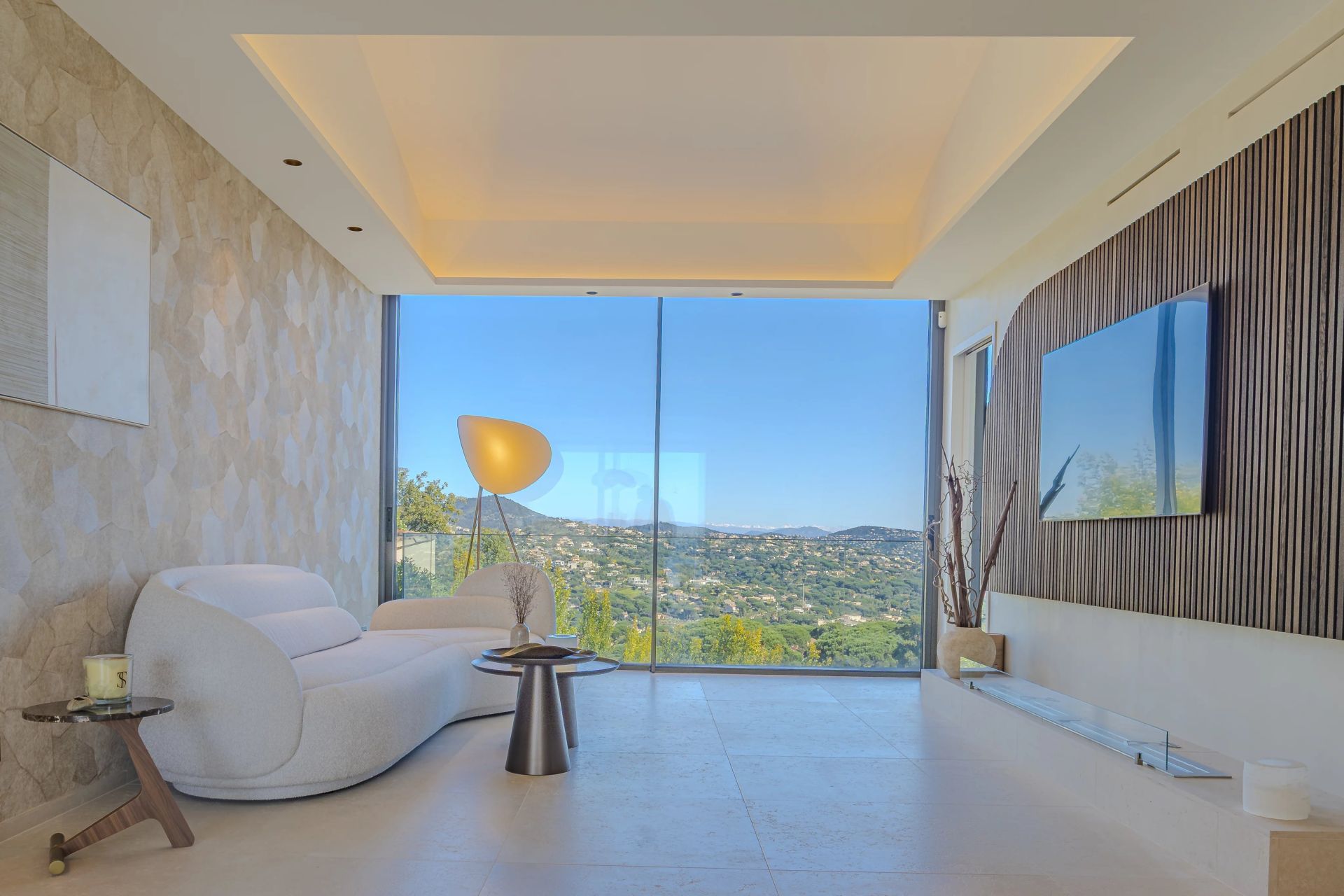 villa 7 Rooms for seasonal rent on Sainte-Maxime (83120)