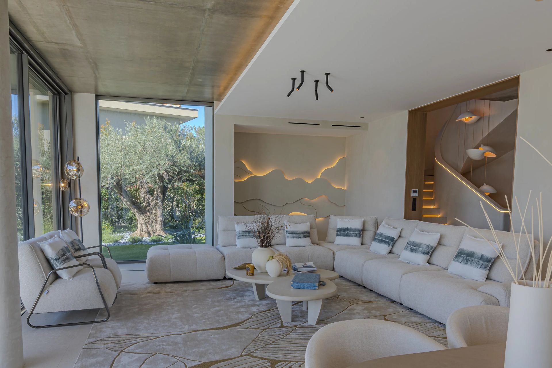 villa 7 Rooms for seasonal rent on Sainte-Maxime (83120)