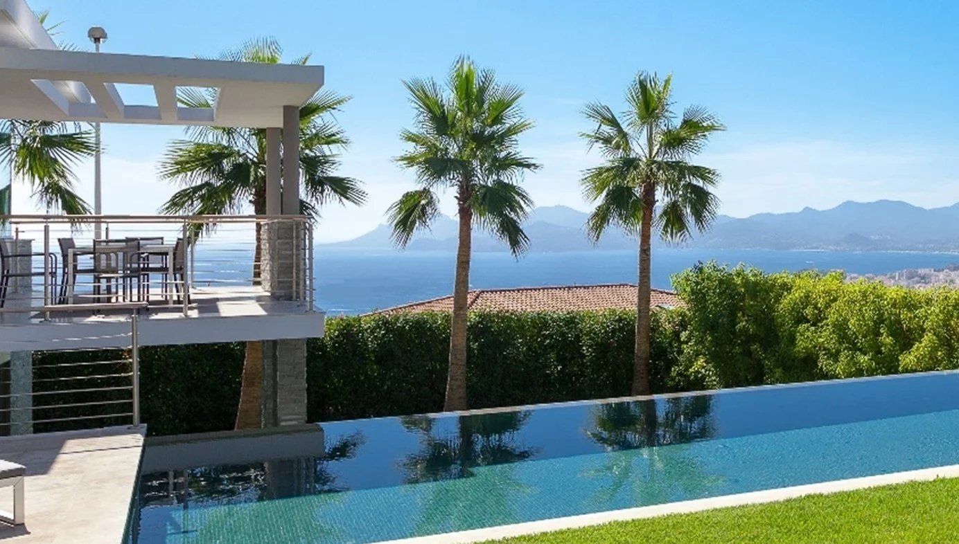 house 5 Rooms for sale on Cannes (06400)