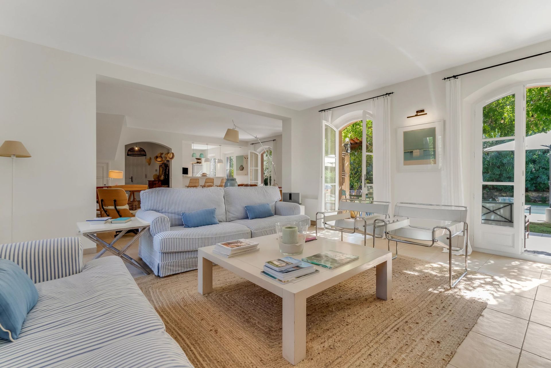 villa 5 Rooms for seasonal rent on Gassin (83580)