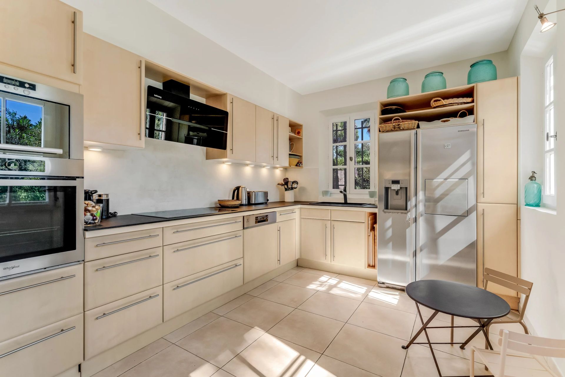 villa 5 Rooms for seasonal rent on Gassin (83580)
