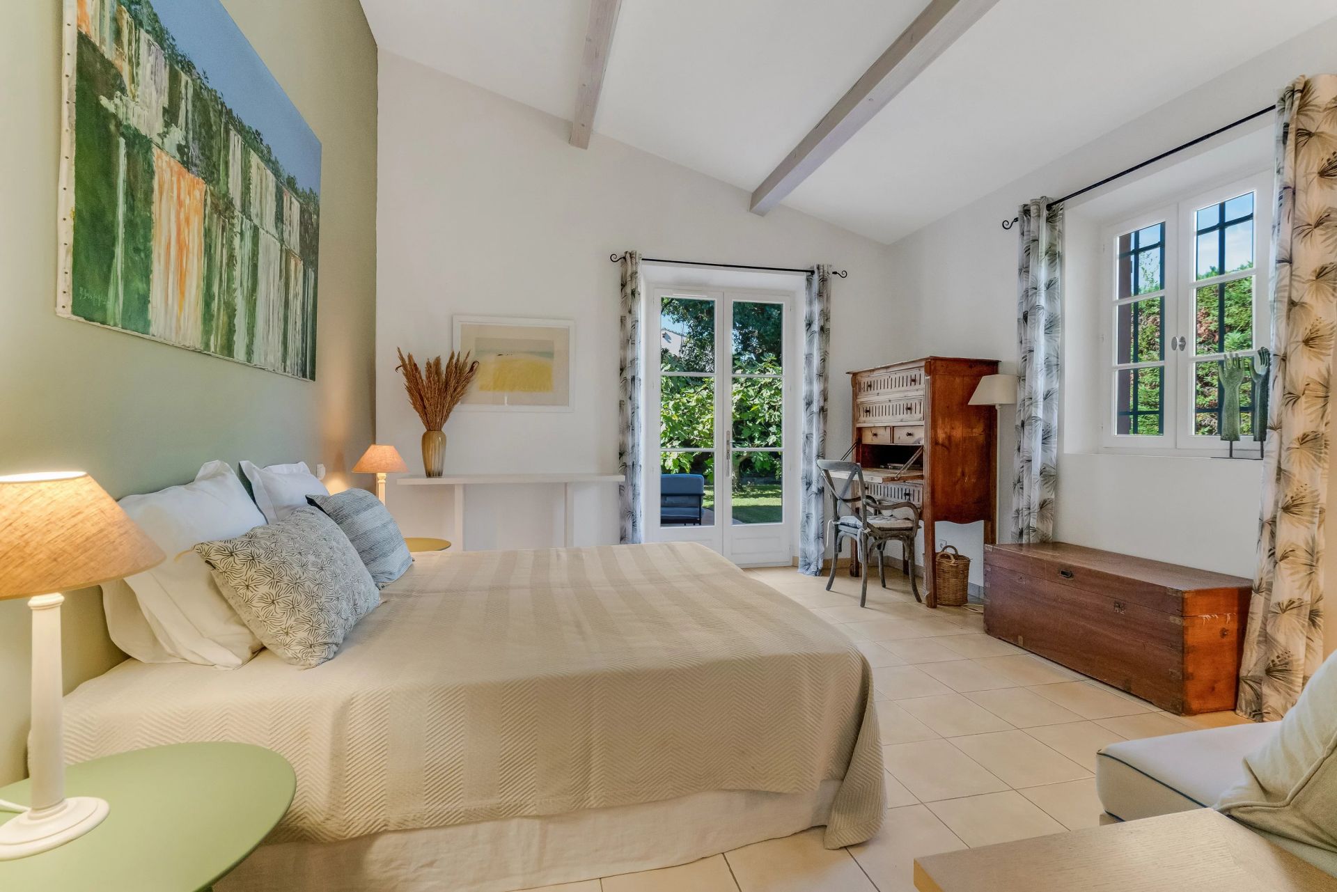 villa 5 Rooms for seasonal rent on Gassin (83580)