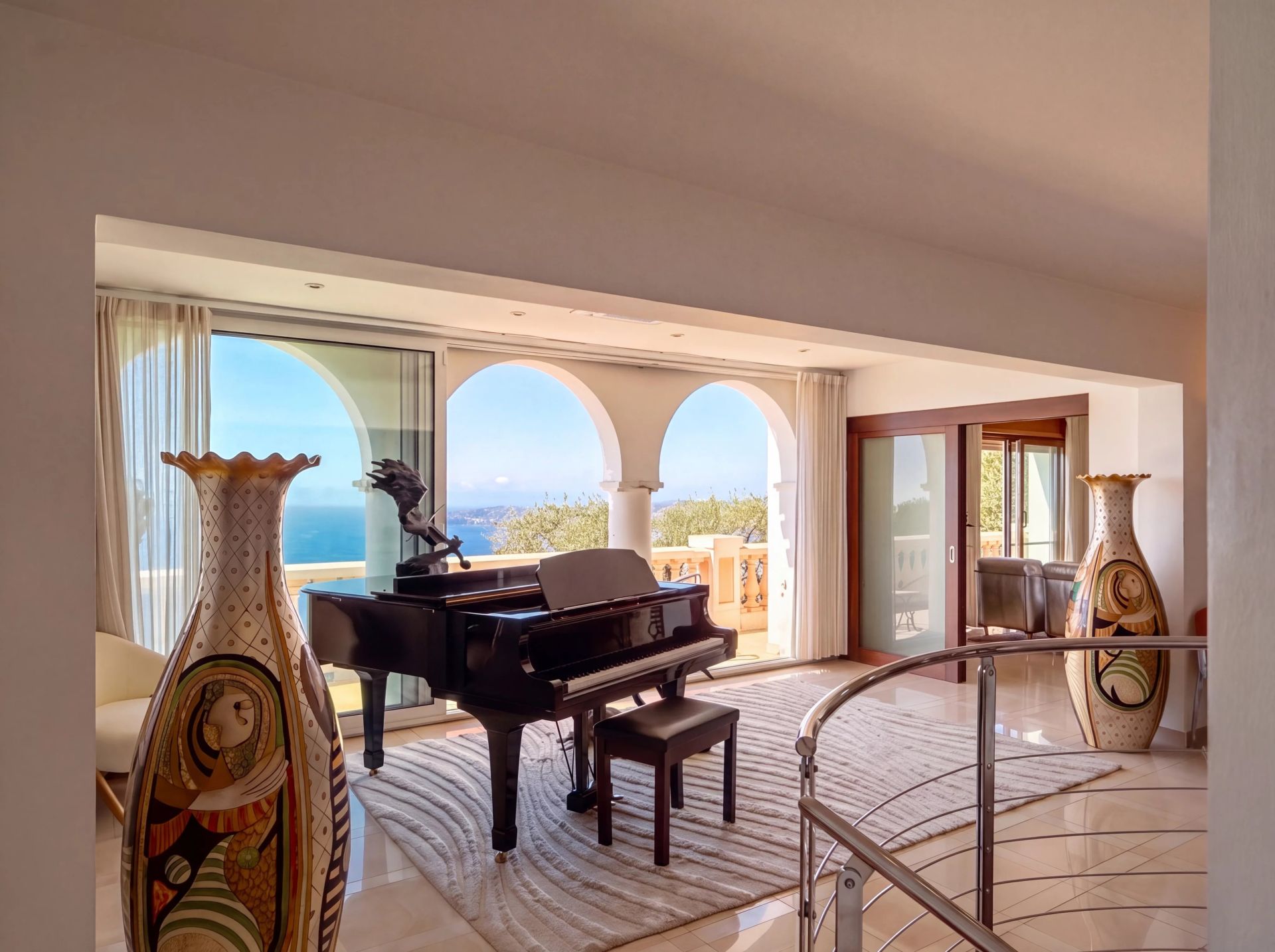 villa 7 Rooms for sale on Cap-d'Ail (06320)