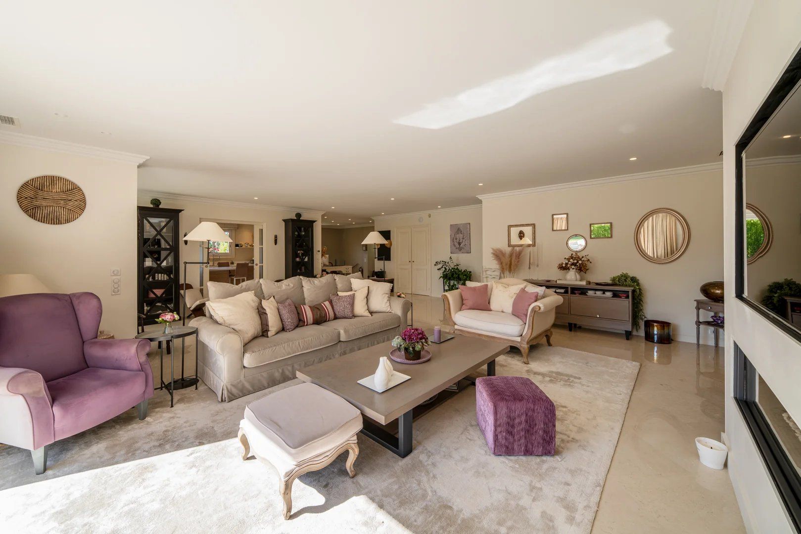 villa 6 Rooms for sale on Mougins (06250)