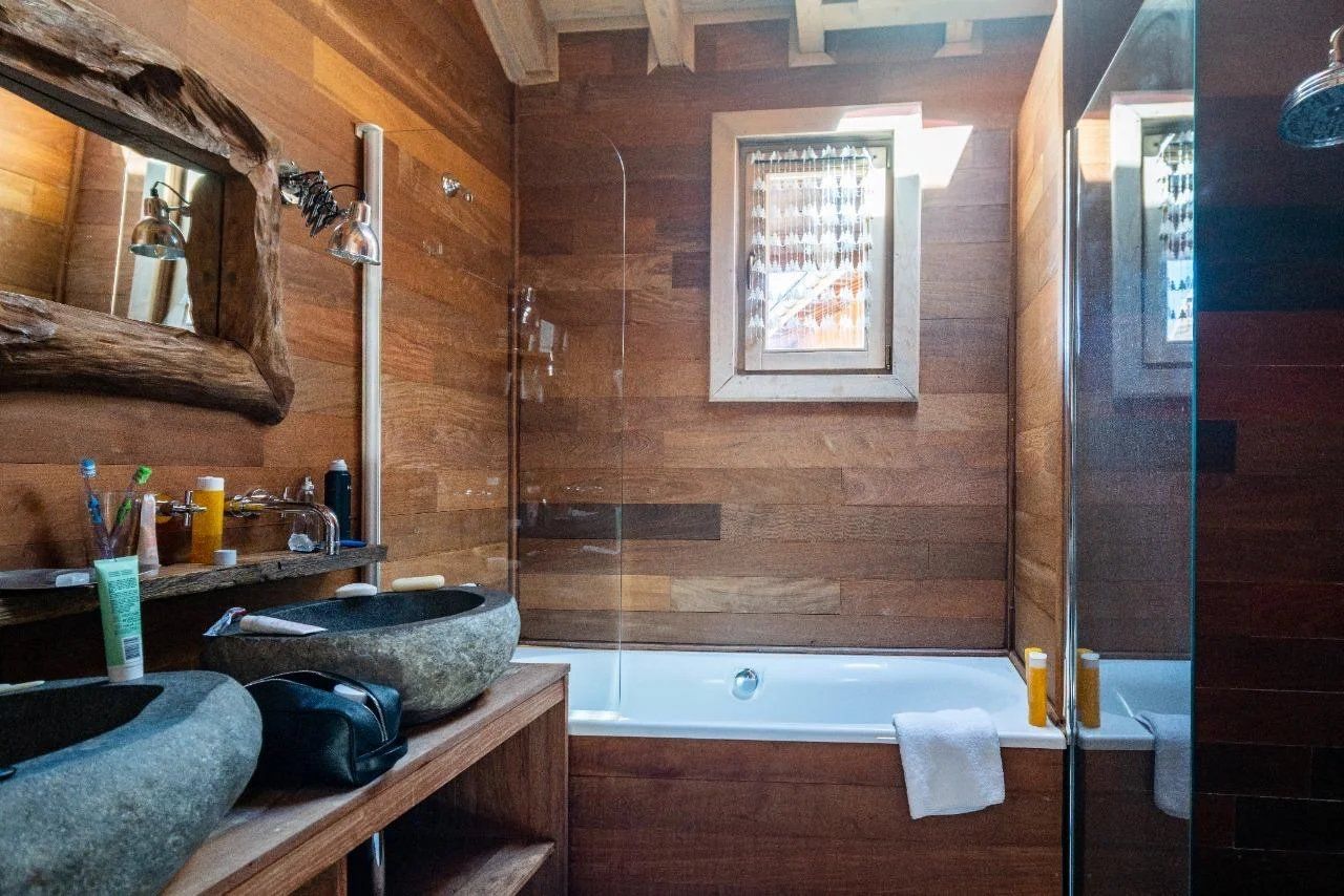 chalet 7 Rooms for sale on Méribel (73550)