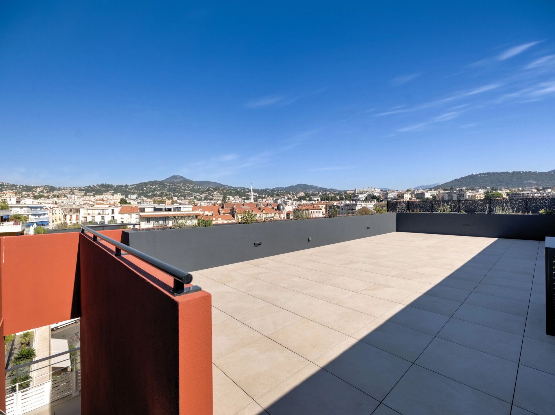 apartment 5 Rooms for sale on Nice (06000)