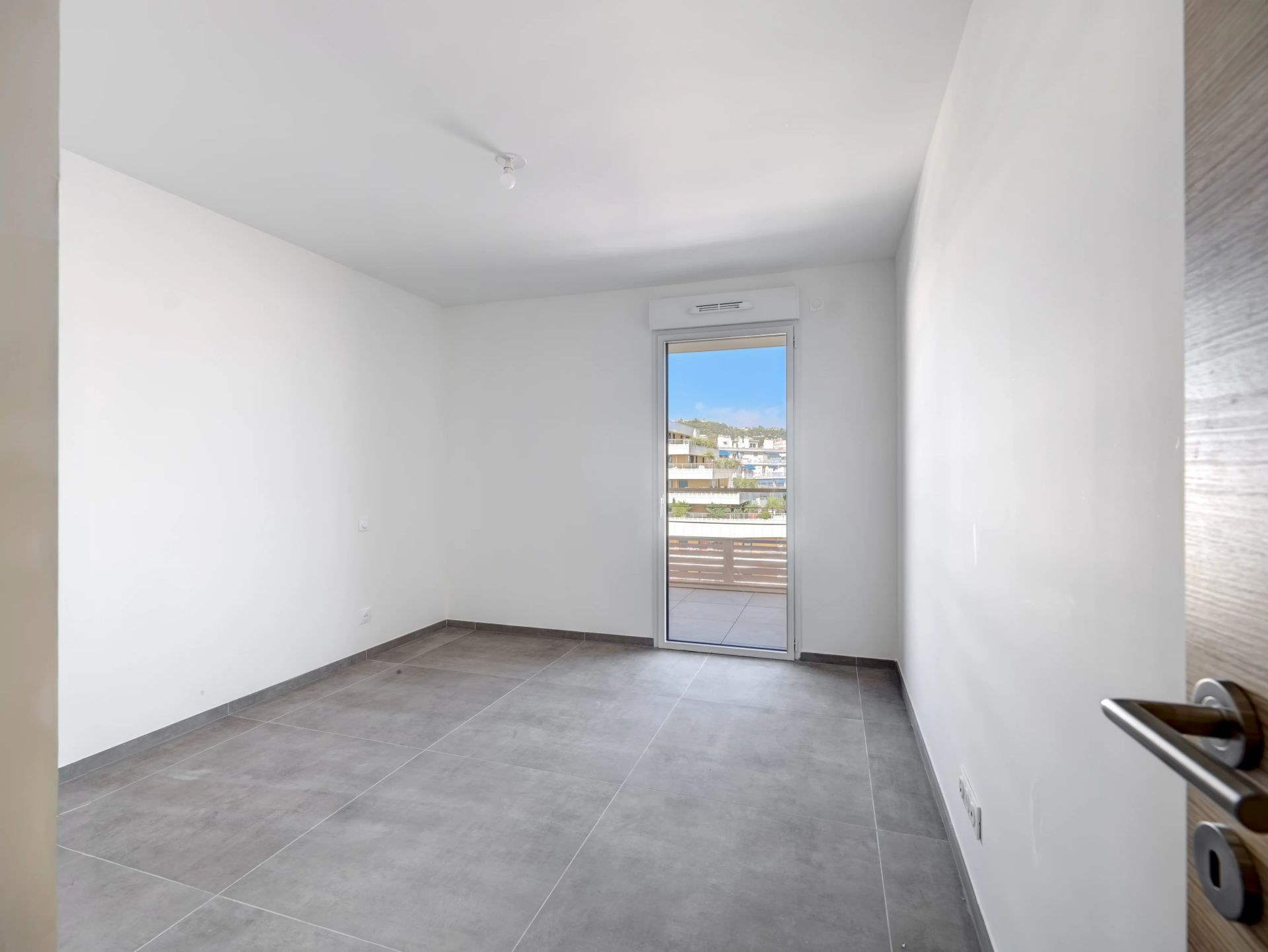apartment 5 Rooms for sale on Nice (06000)