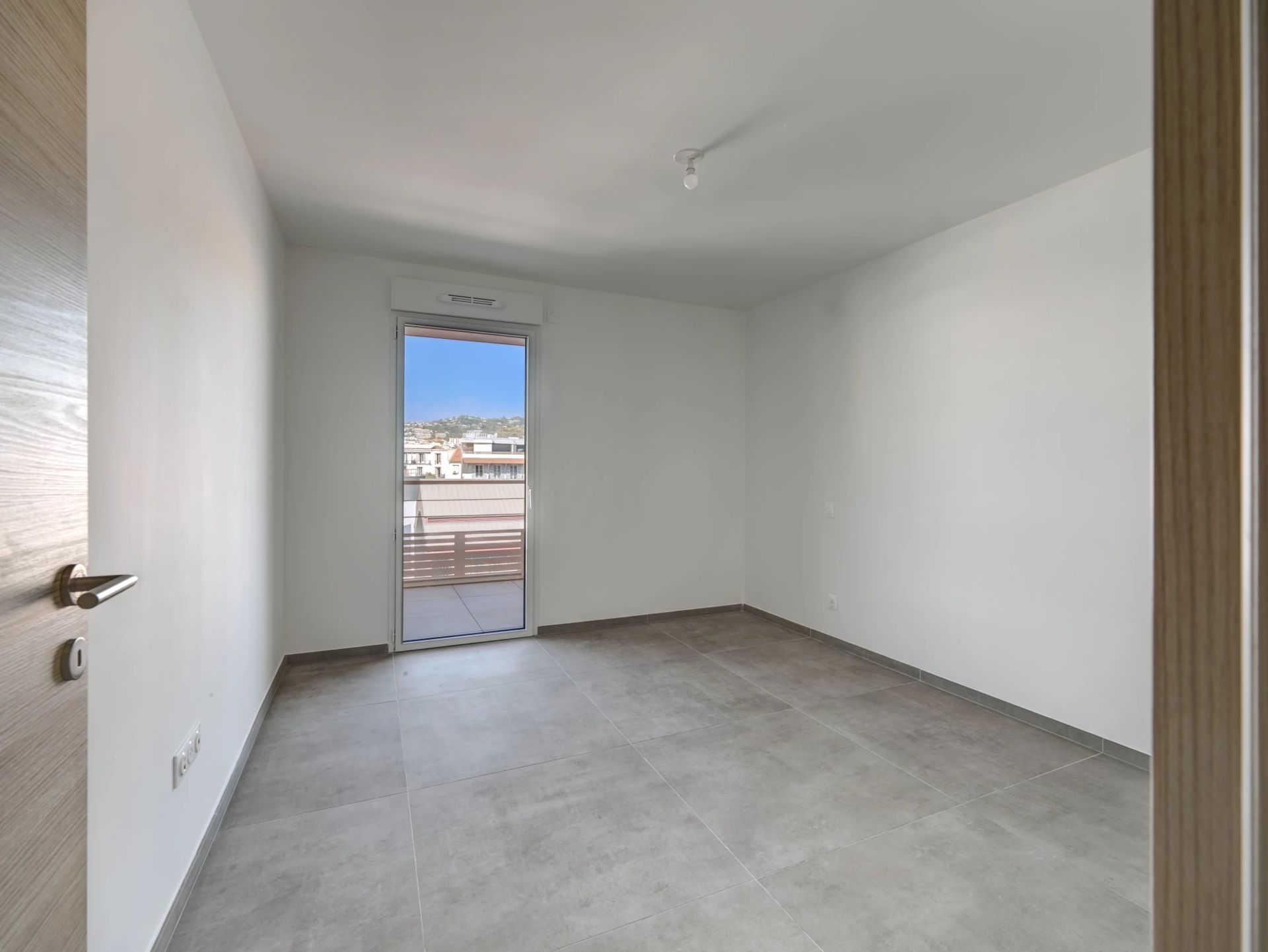 apartment 5 Rooms for sale on Nice (06000)