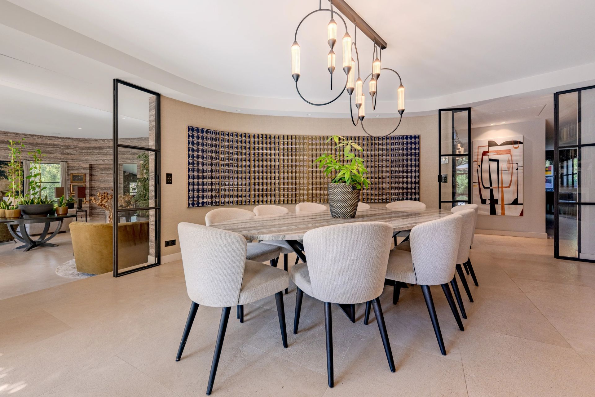 villa 13 Rooms for sale on Mougins (06250)