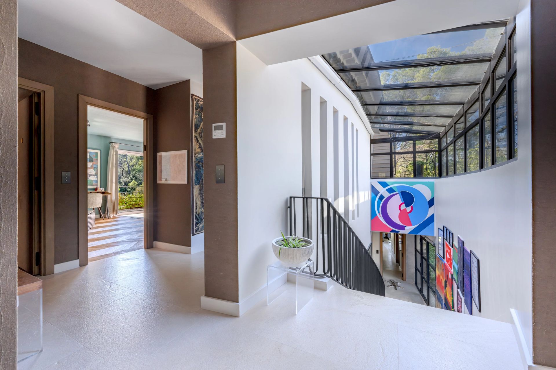 villa 13 Rooms for sale on Mougins (06250)