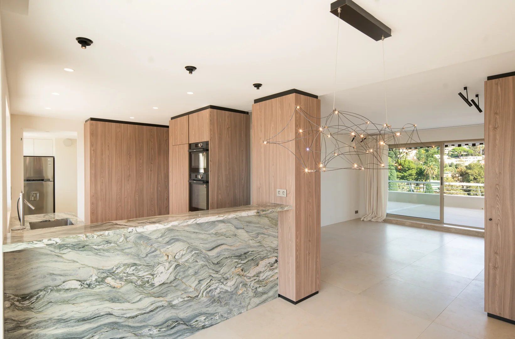 apartment 4 Rooms for sale on Cannes (06400)