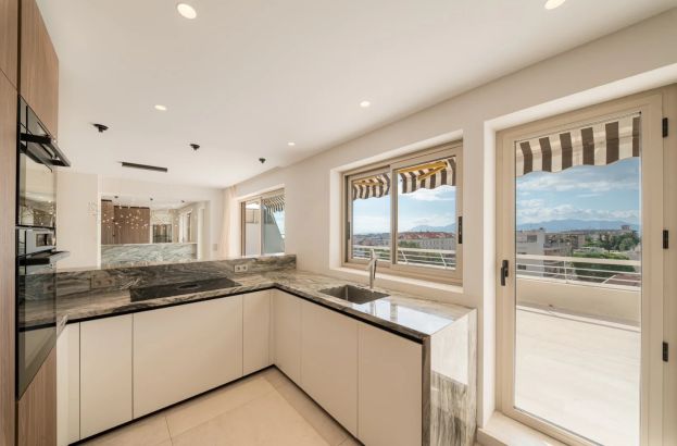 Sale Apartment Cannes 4&nbsp;Rooms 107.27&nbsp;m²