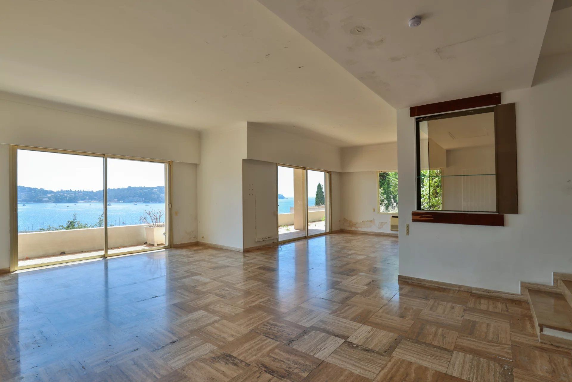 villa for sale on Villefranche-sur-Mer (06230)